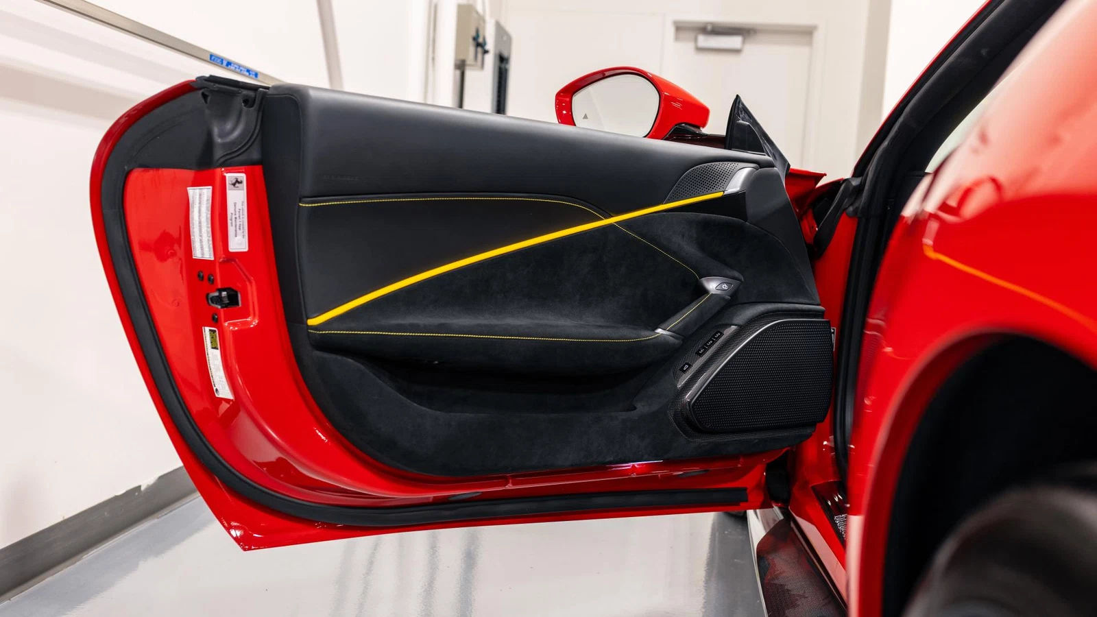 2024 Ferrari Roma Spider, 11/16