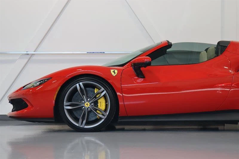 2023 Ferrari 296 GTS, 10/28