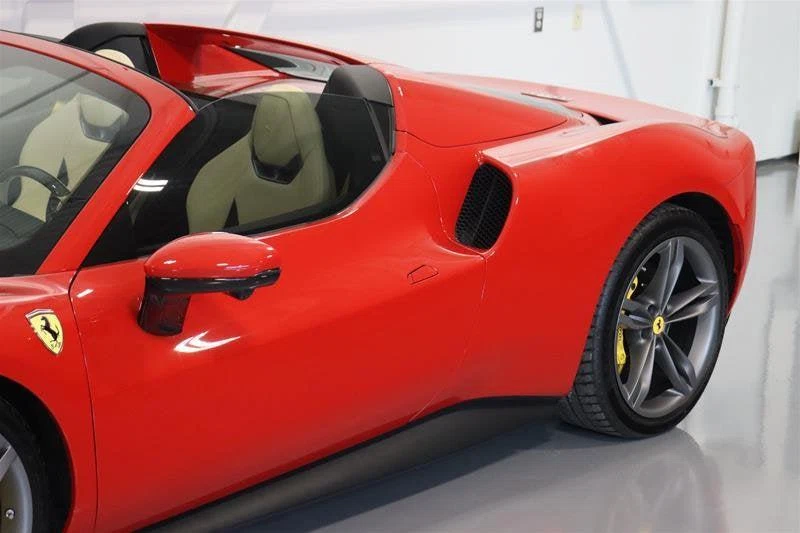 2023 Ferrari 296 GTS, 12/28
