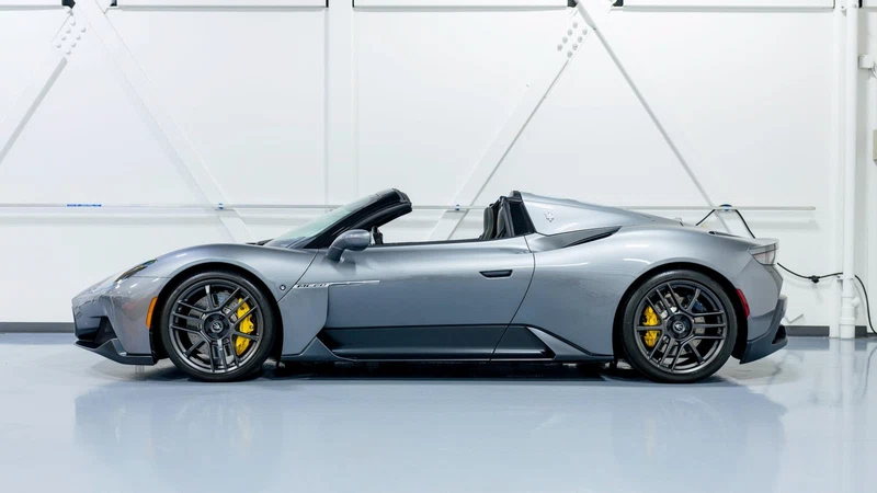 2023 Ferrari 296 GTS, 26/28