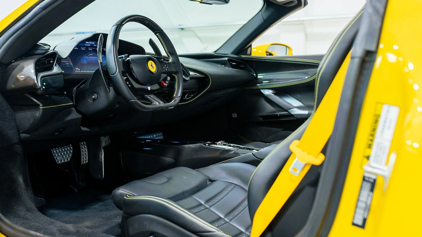 2023 Ferrari SF90 Spider, 4/16
