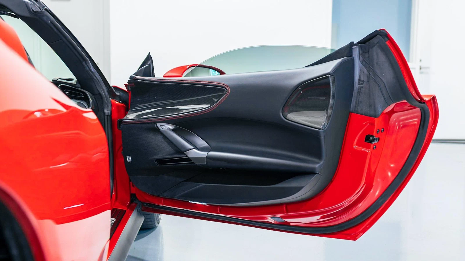 2022 Ferrari SF90 Spider, 12/16
