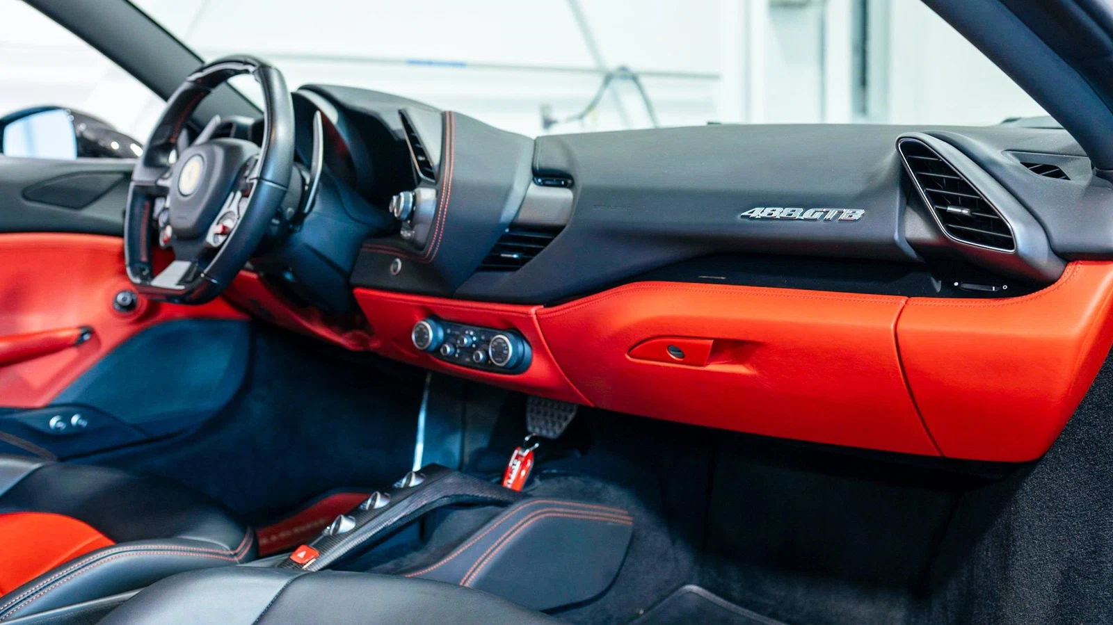 2018 Ferrari 488 GTB, 8/15