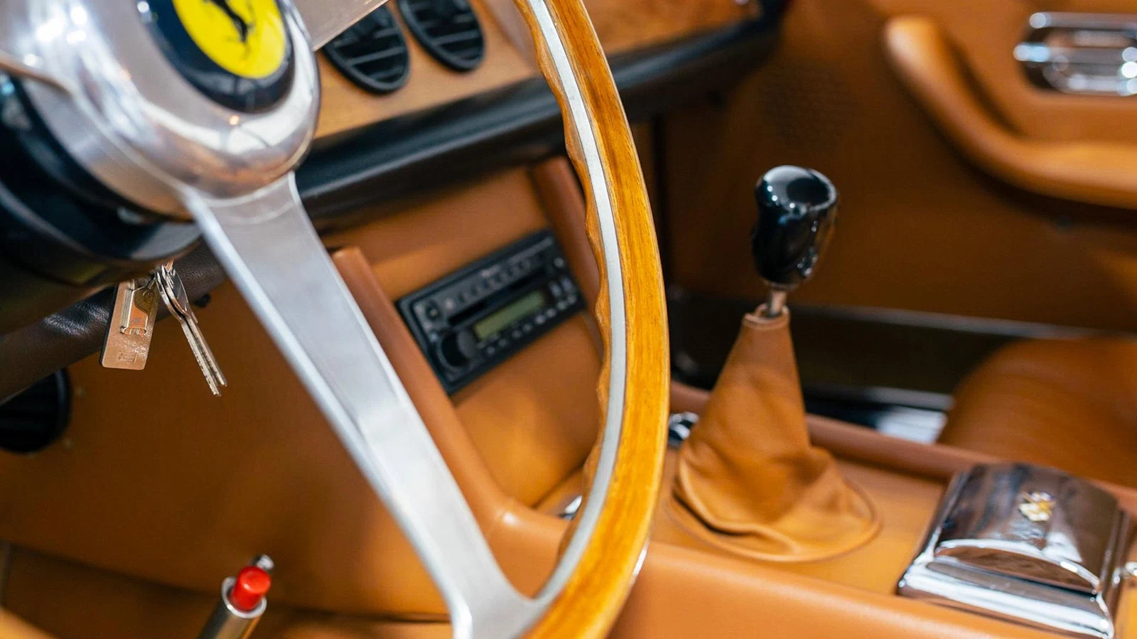 1967 Ferrari 330 GT 2+2, 7/16