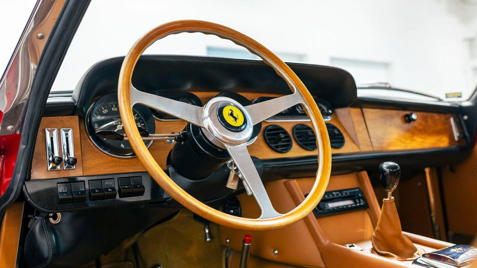 1967 Ferrari 330 GT 2+2, 8/16