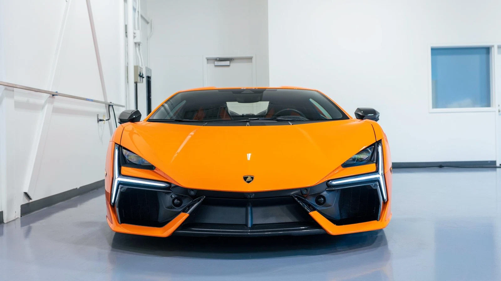 2026 Lamborghini Revuelto, 2/15