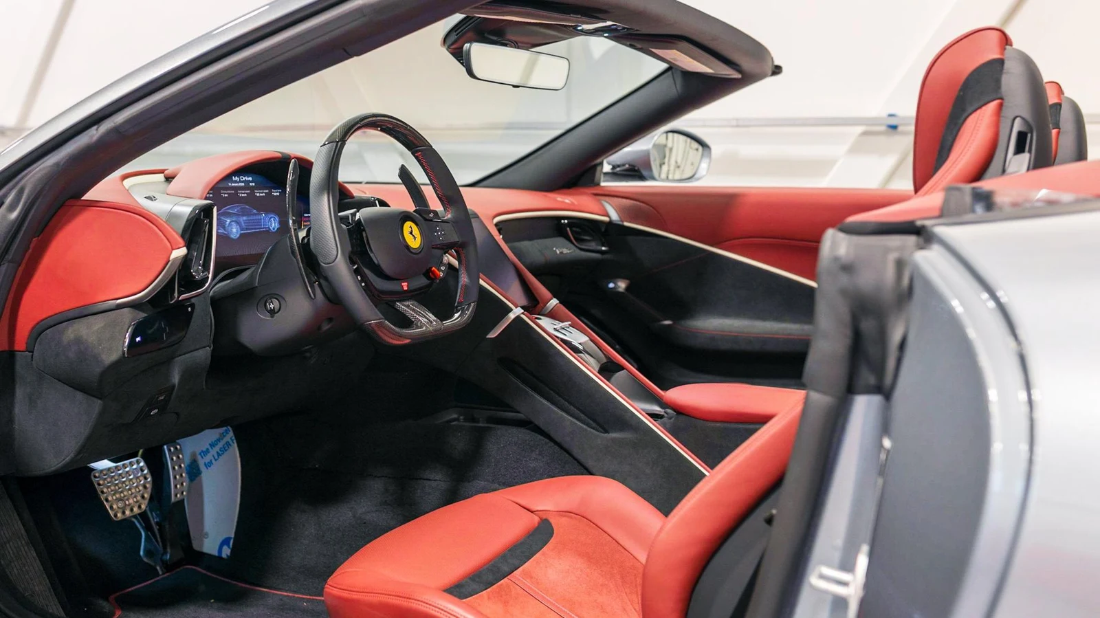 2025 Ferrari Roma Spider, 2/16