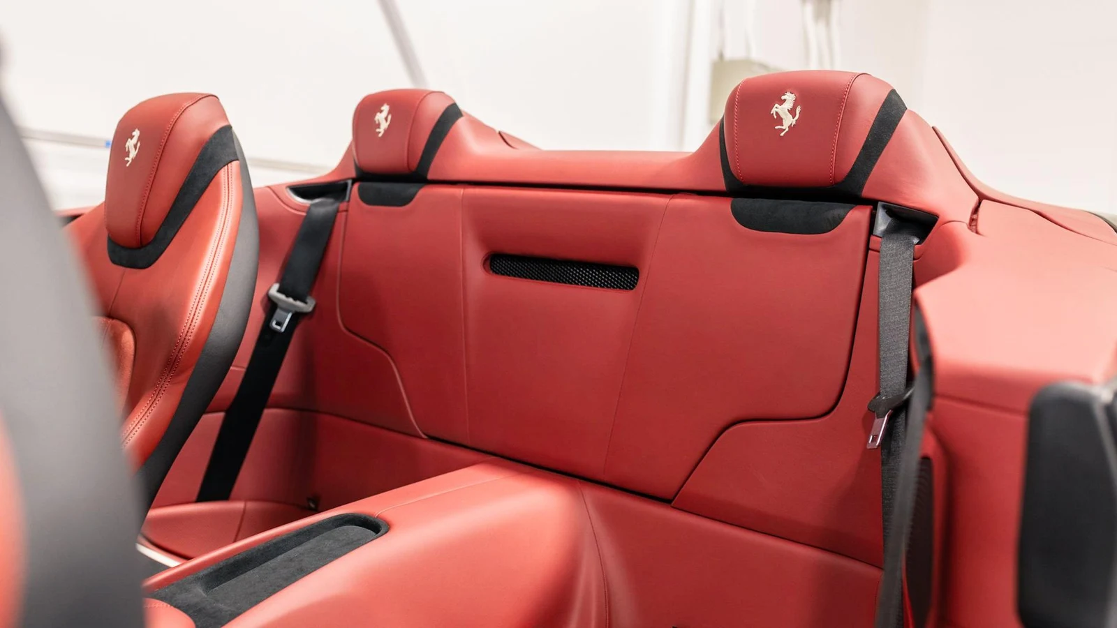 2025 Ferrari Roma Spider, 6/16