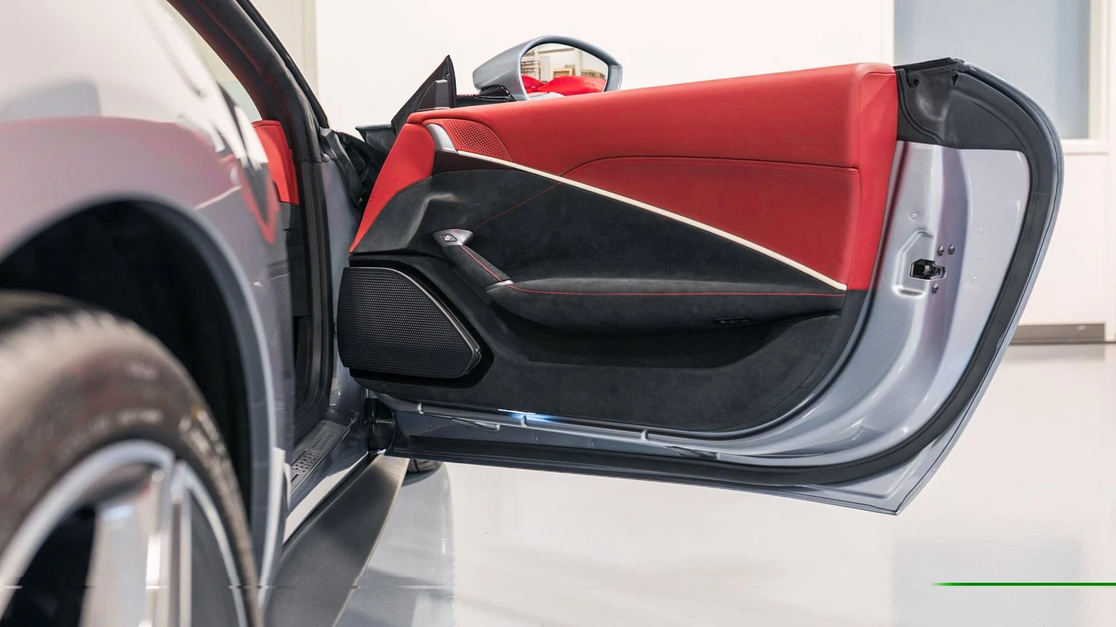 2025 Ferrari Roma Spider, 16/16