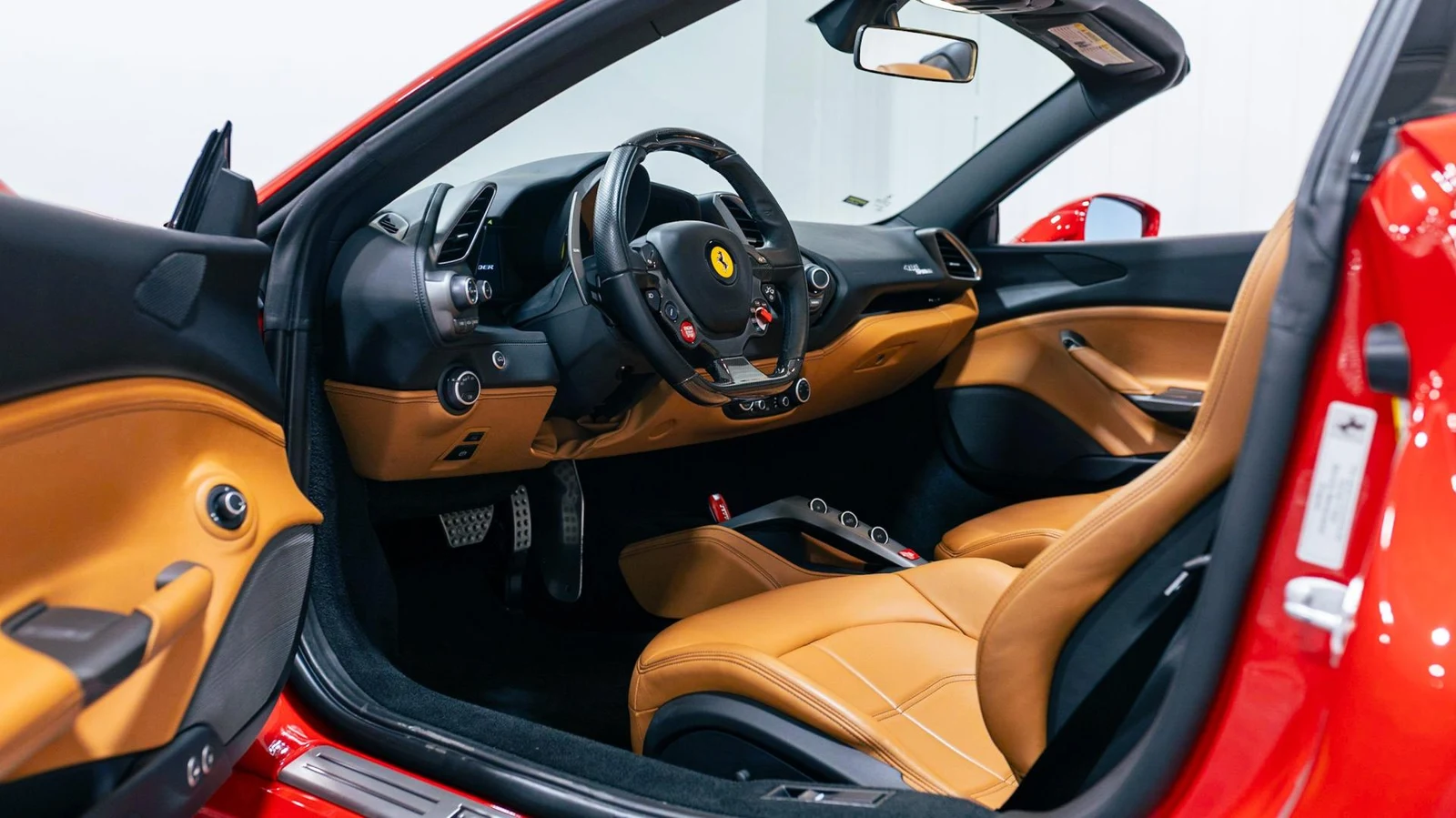 2018 Ferrari 488 Spider, 2/15