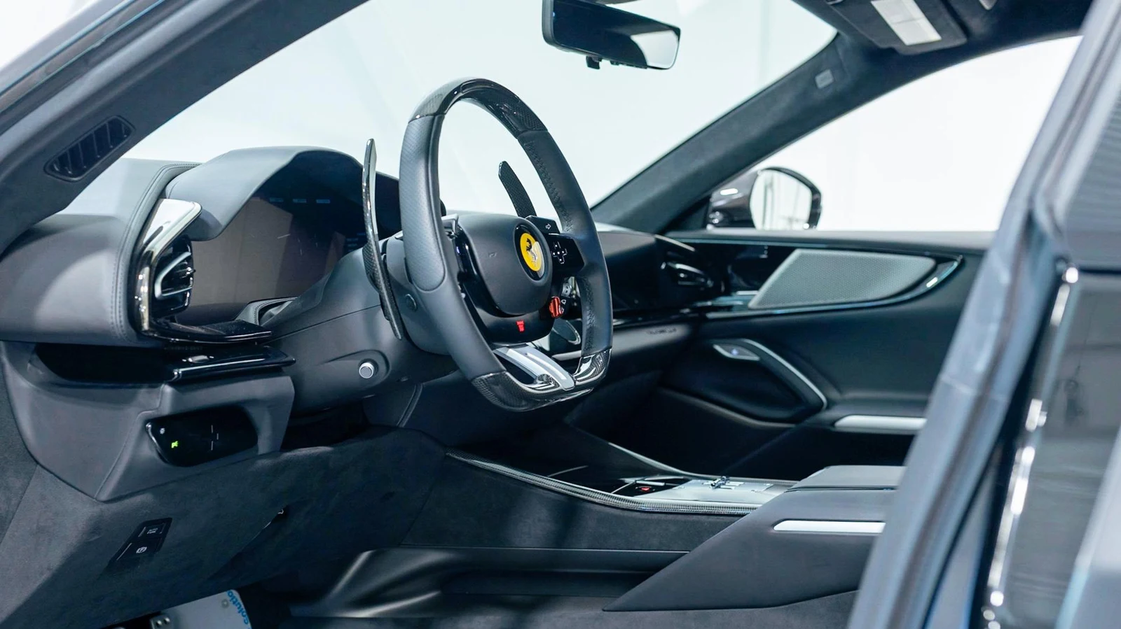 2025 Ferrari Purosangue, 2/15