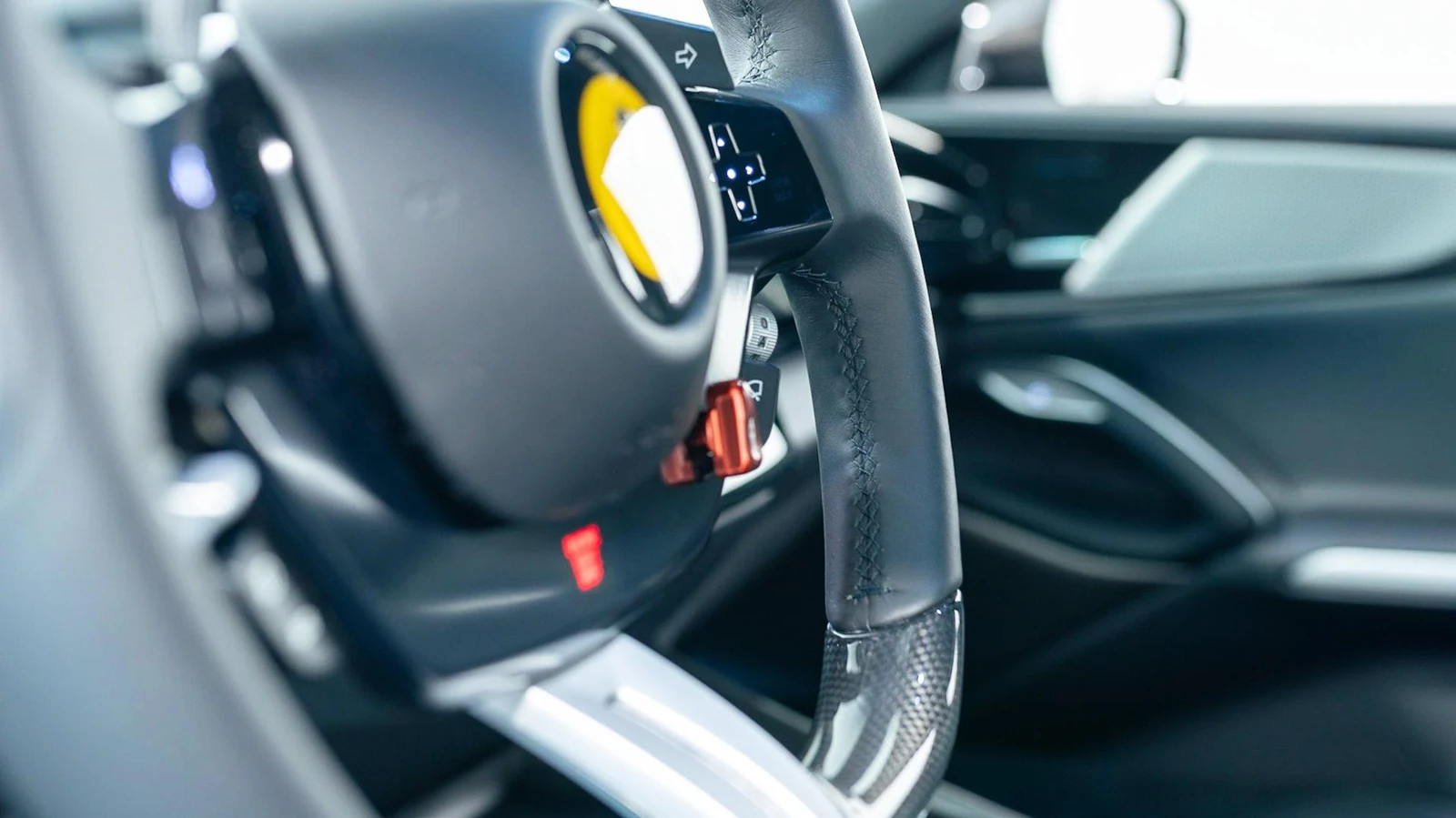 2025 Ferrari Purosangue, 13/15