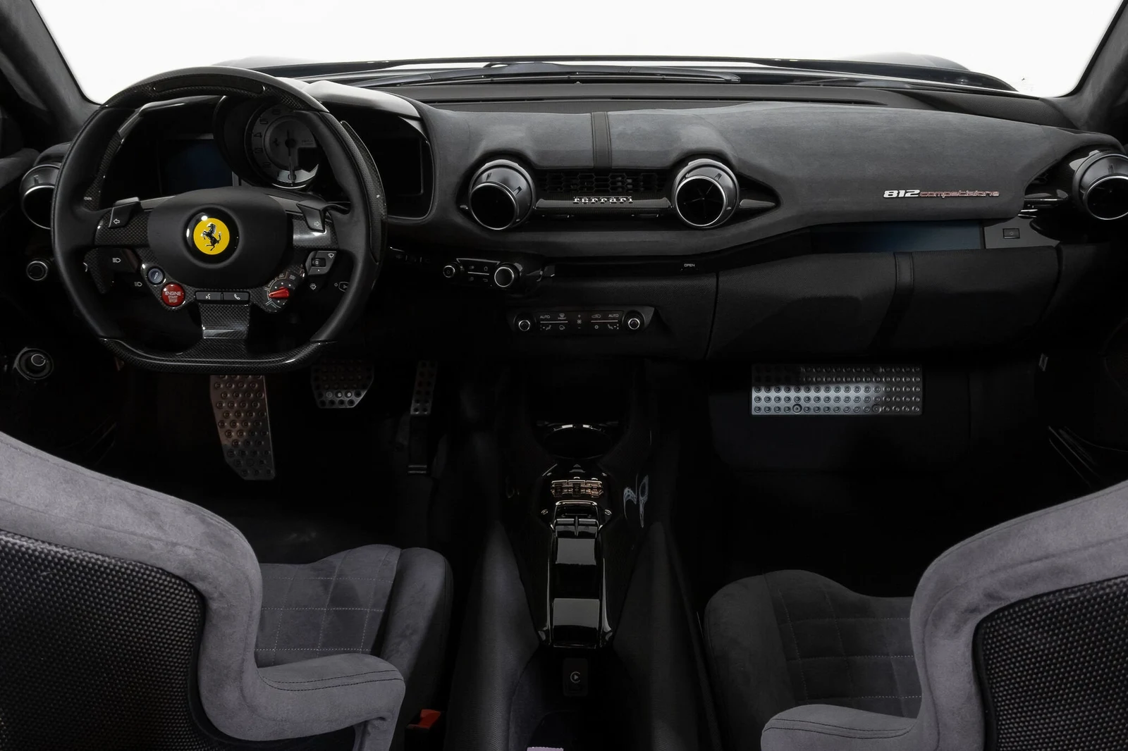 2022 Ferrari 812 Competizione, 14/30