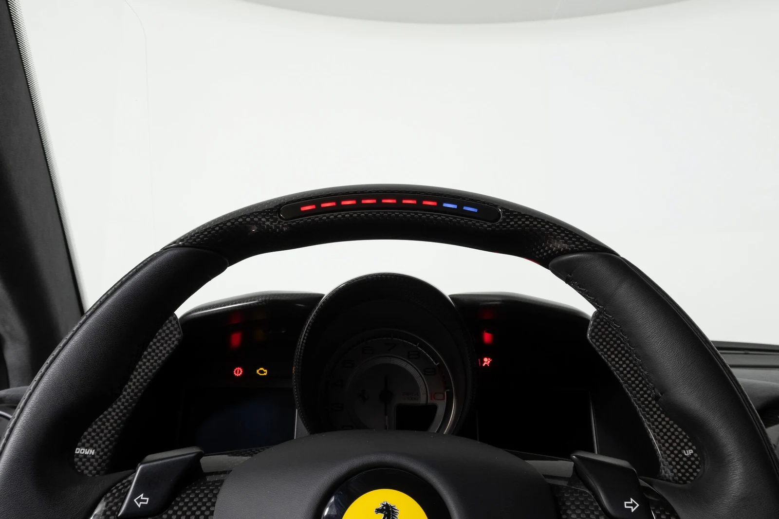 2022 Ferrari 812 Competizione, 21/30
