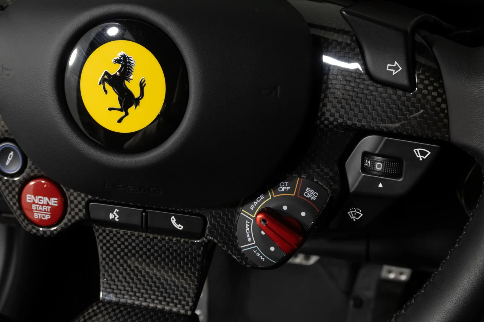 2022 Ferrari 812 Competizione, 22/30