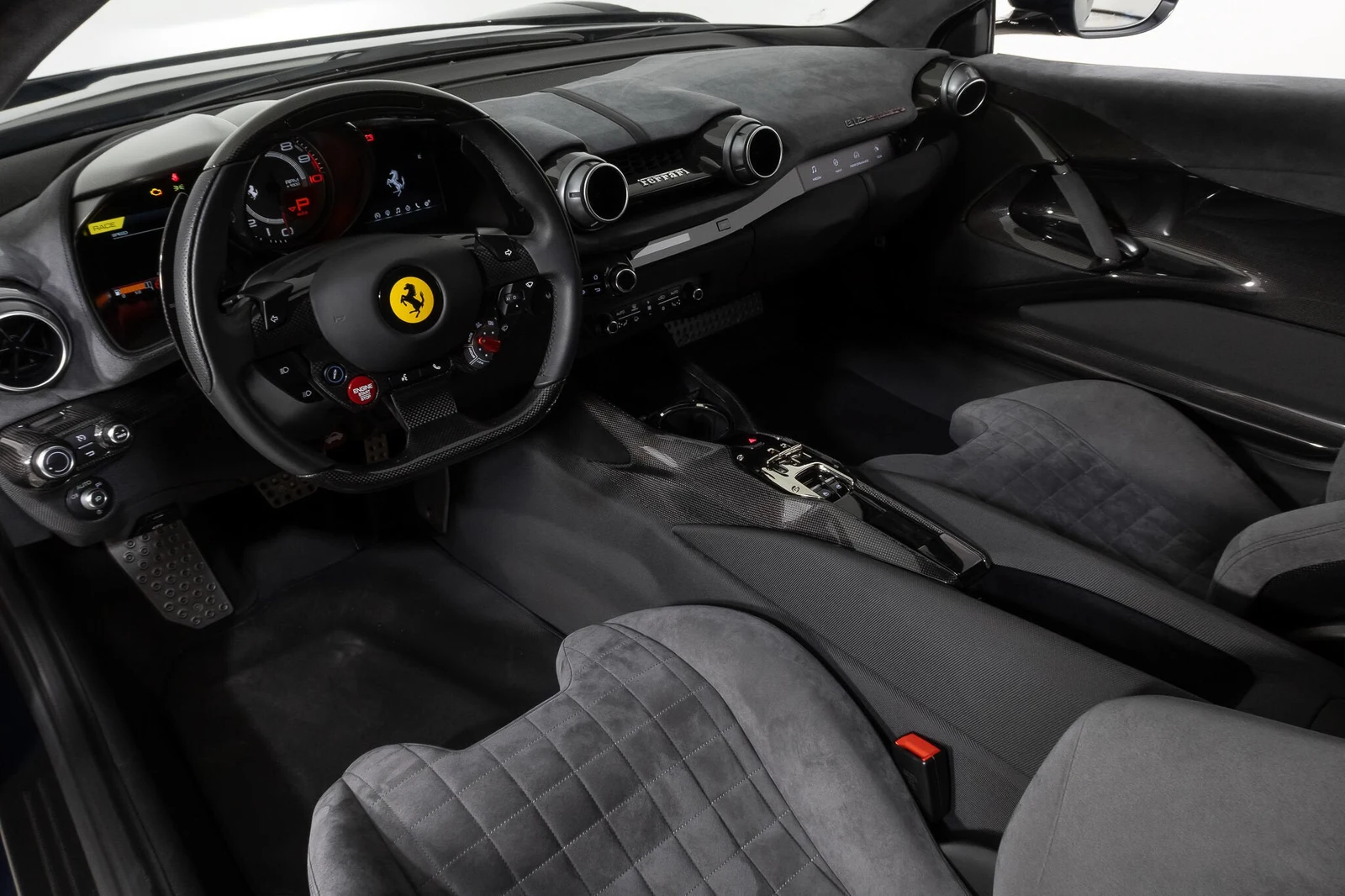 2022 Ferrari 812 Competizione, 24/30