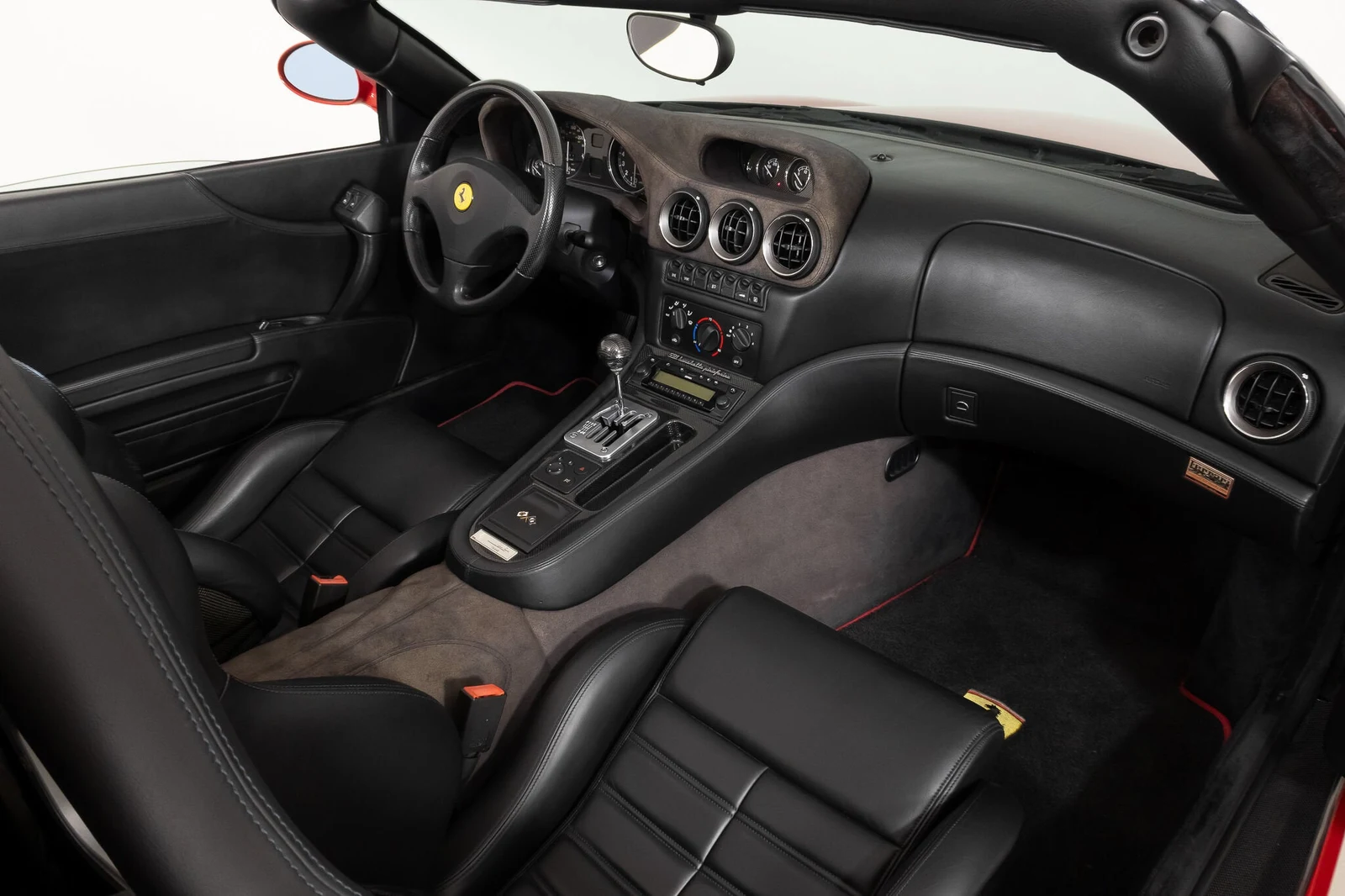 2001 Ferrari 550 Barchetta Pininfarina, 26/30