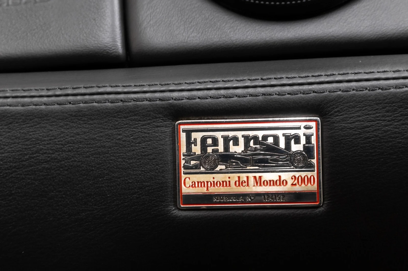 2001 Ferrari 550 Barchetta Pininfarina, 27/30
