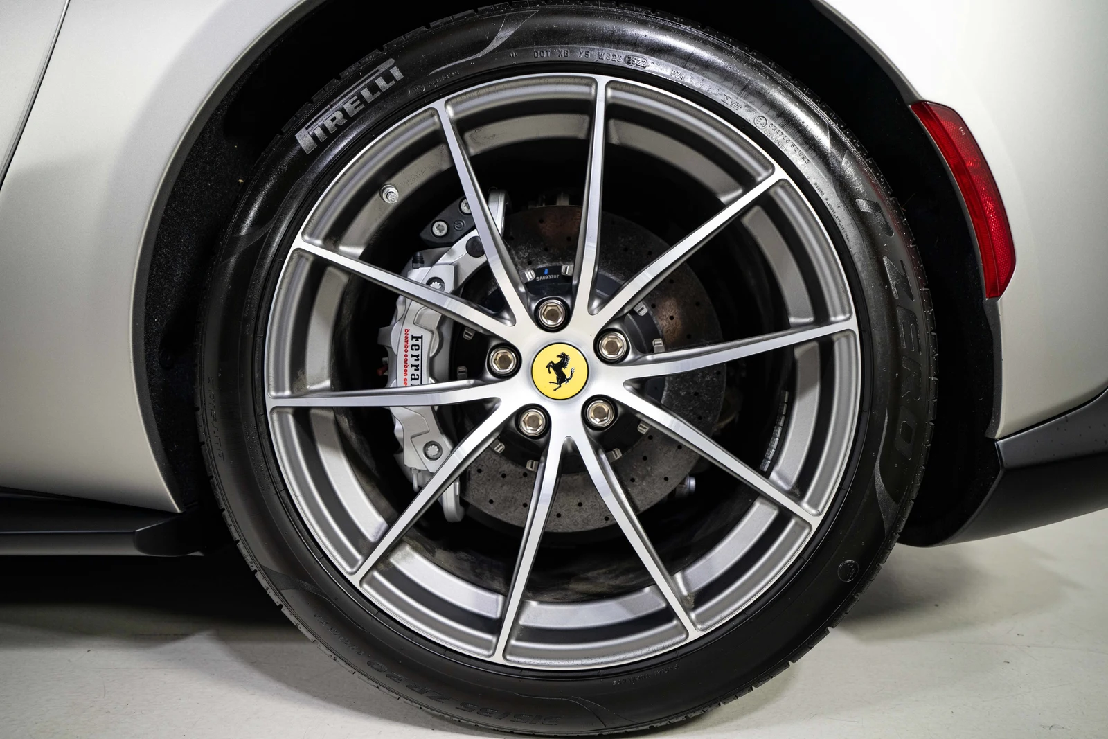 2022 Ferrari 812 GTS, 7/30