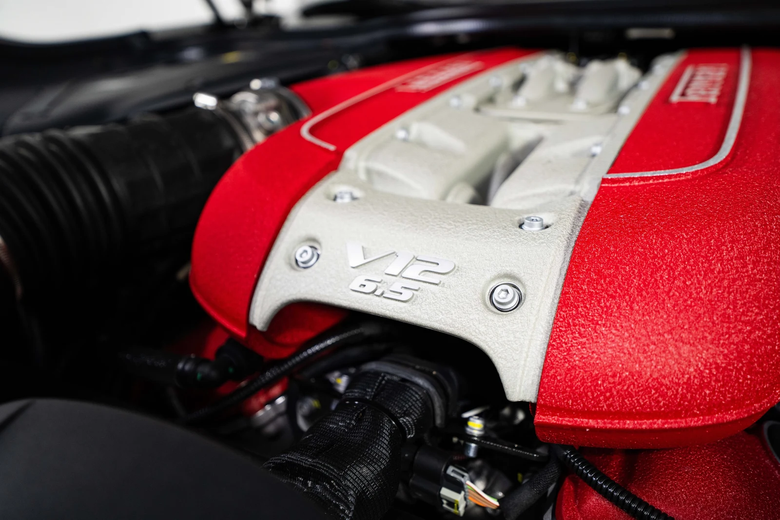 2022 Ferrari 812 GTS, 11/30