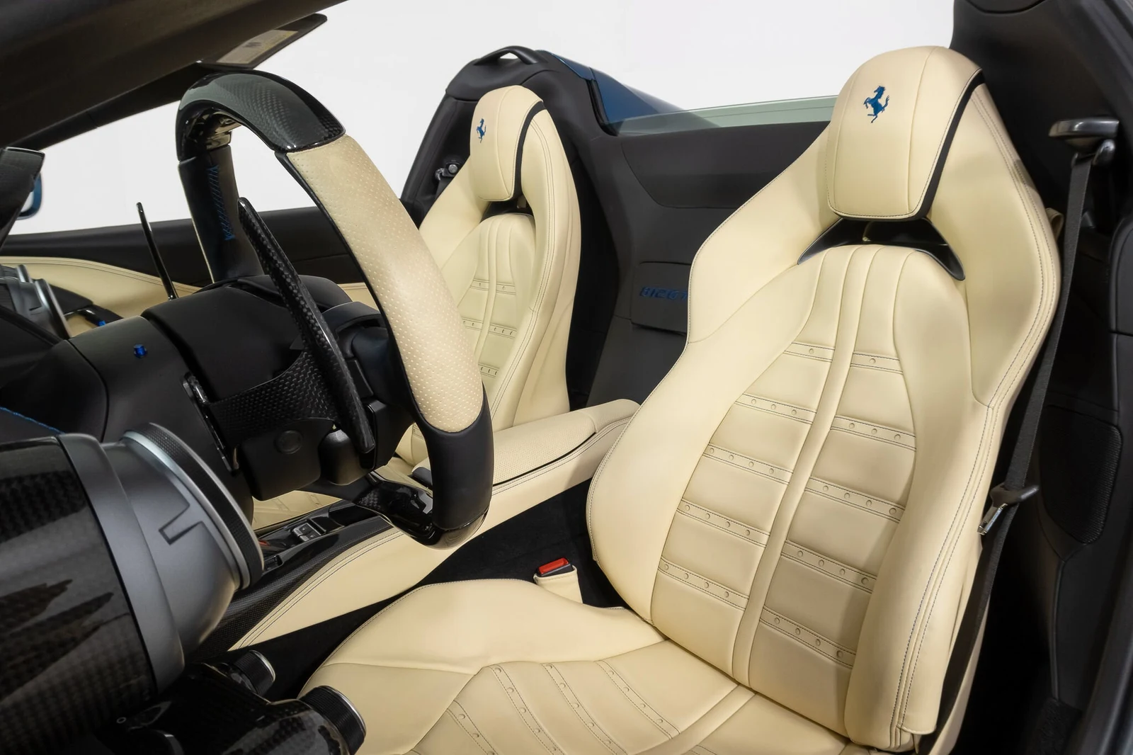 2021 Ferrari 812 GTS Atelier, 27/30