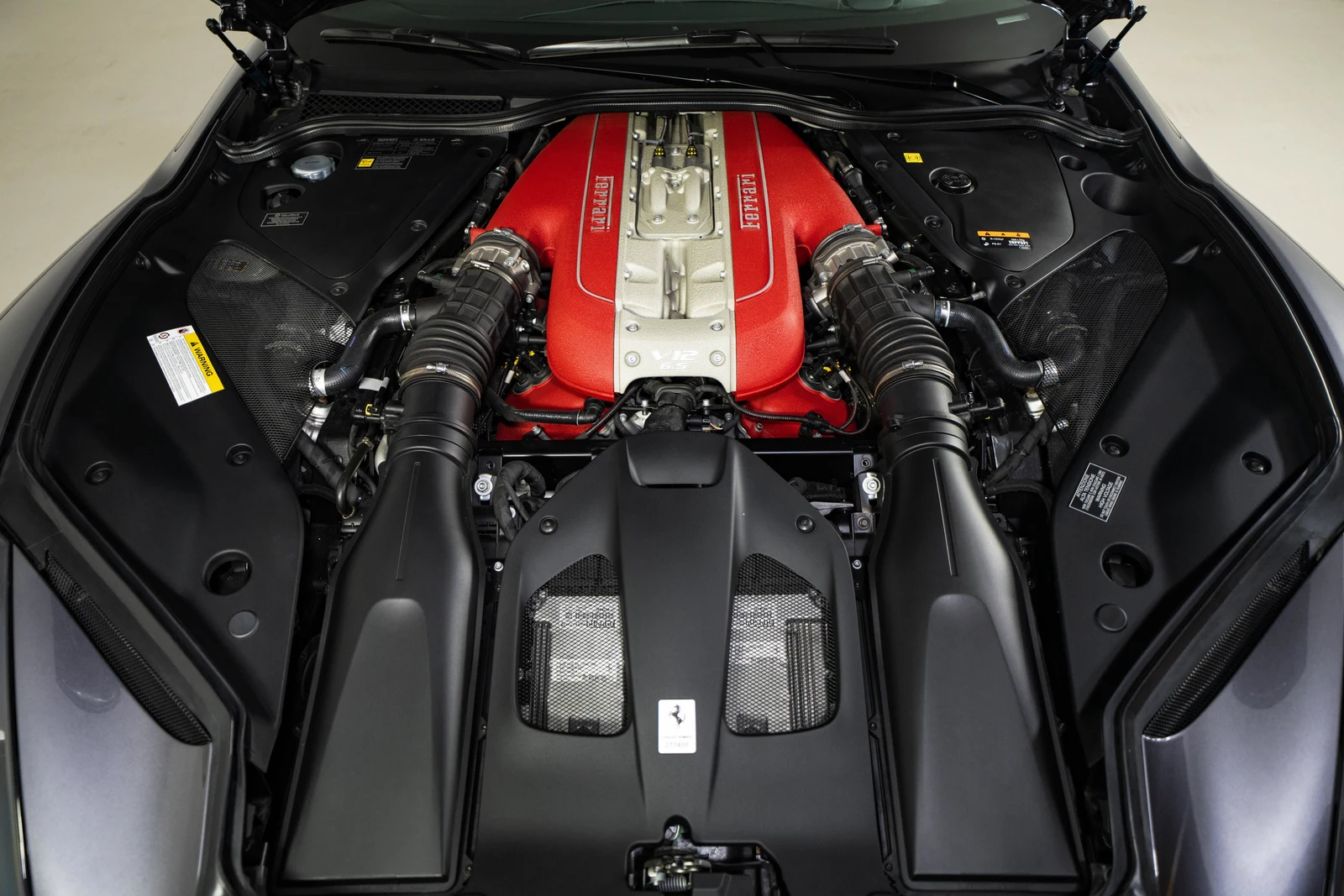 2022 Ferrari 812 GTS, 10/30