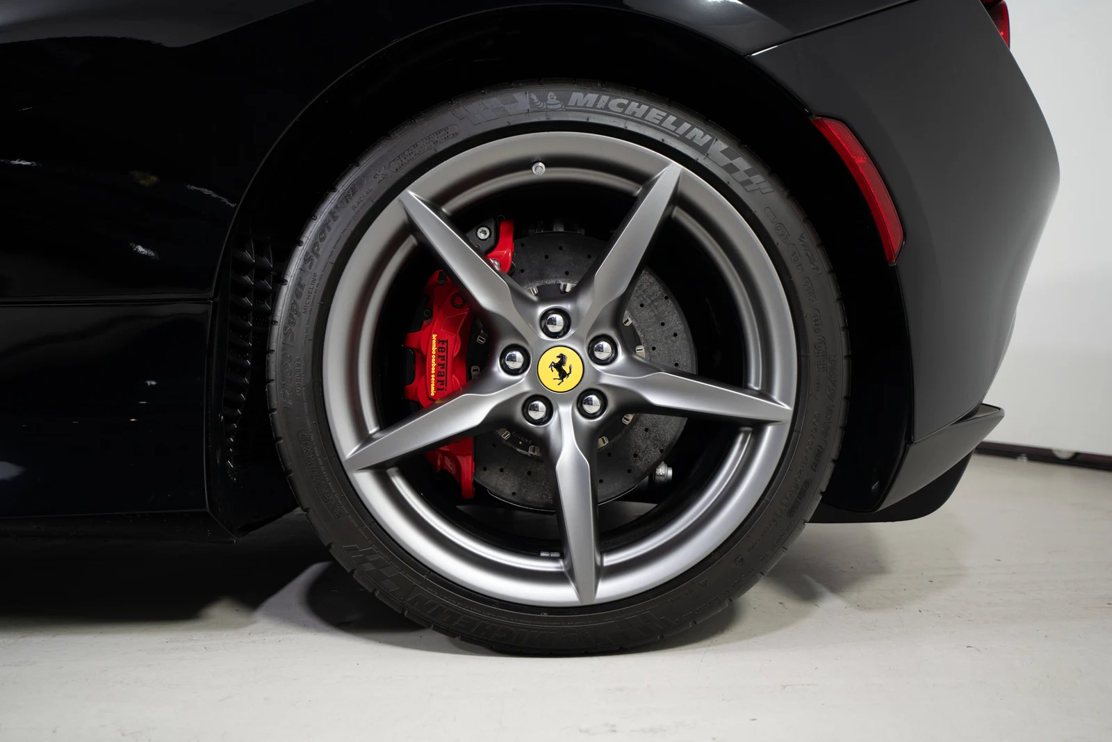 2023 Ferrari F8 Spider, 8/30