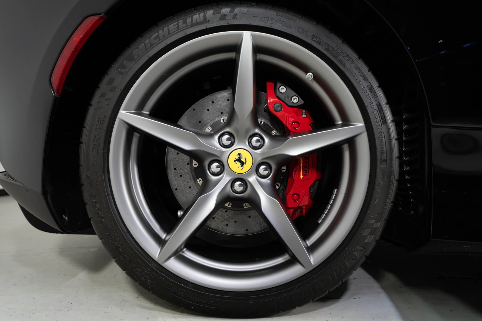 2023 Ferrari F8 Spider, 9/30