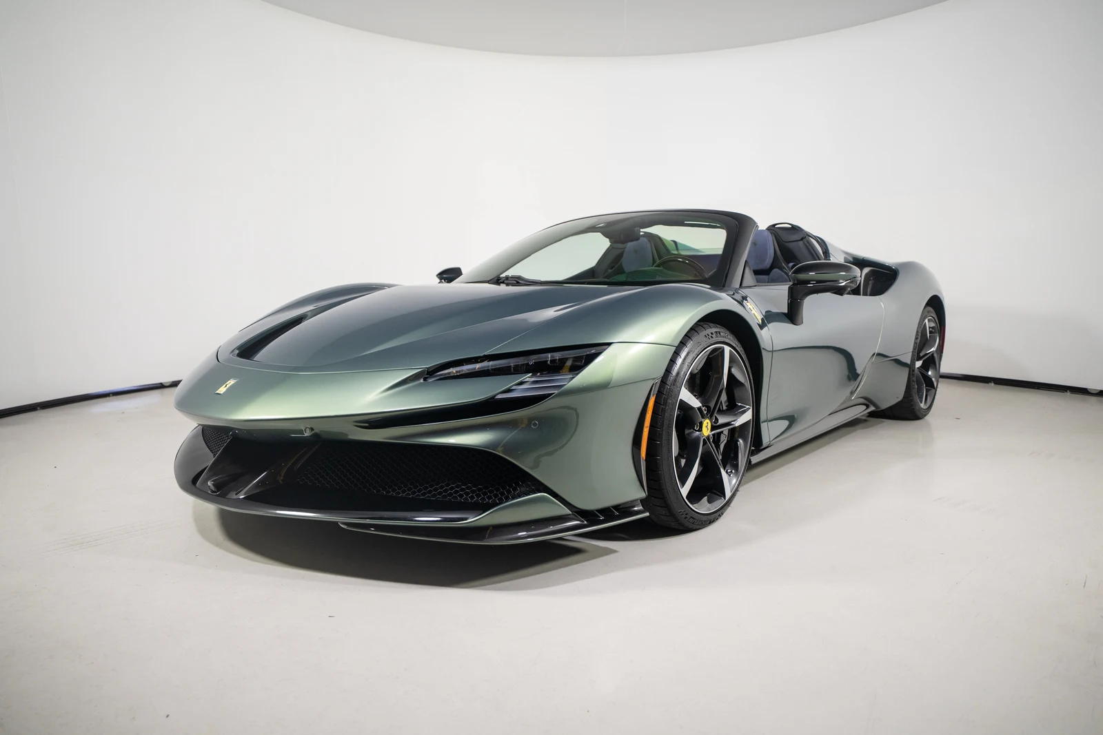2024 Ferrari SF90 Spider Atelier, 28/30