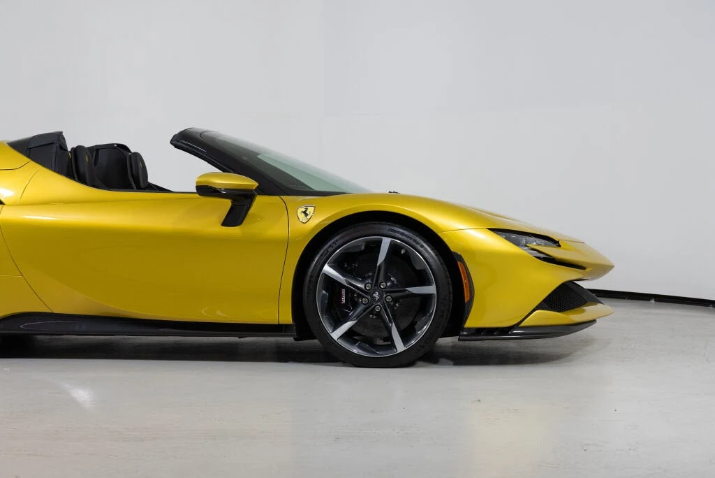2022 Ferrari SF90 Spider, 7/30