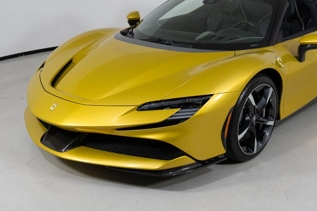 2022 Ferrari SF90 Spider, 10/30