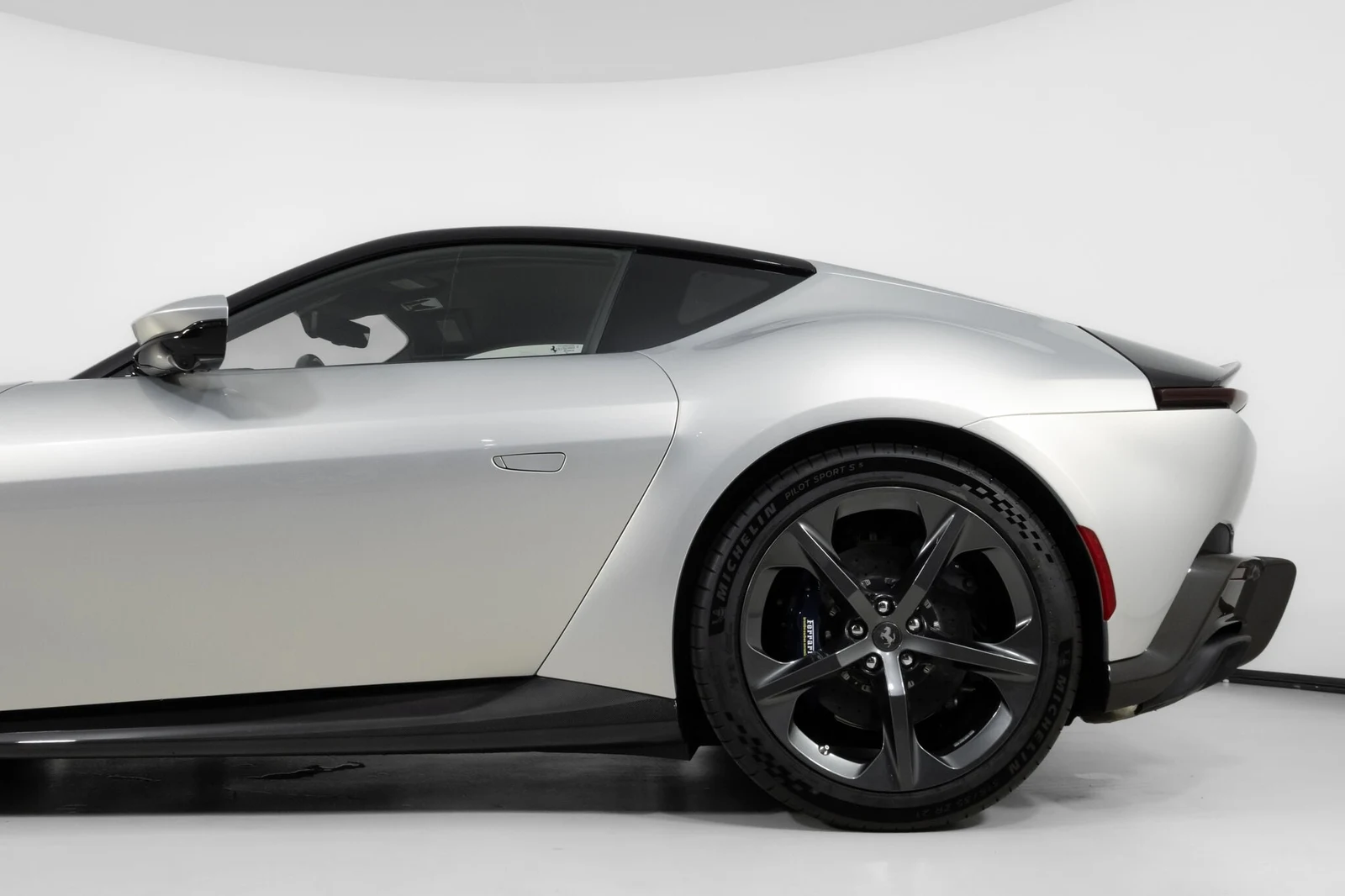 2025 Ferrari 12Cilindri, 9/30