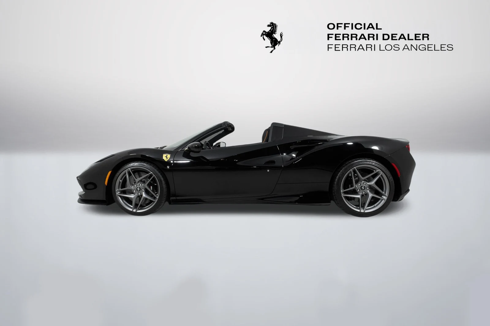 2022 Ferrari F8 Spider, 2/30