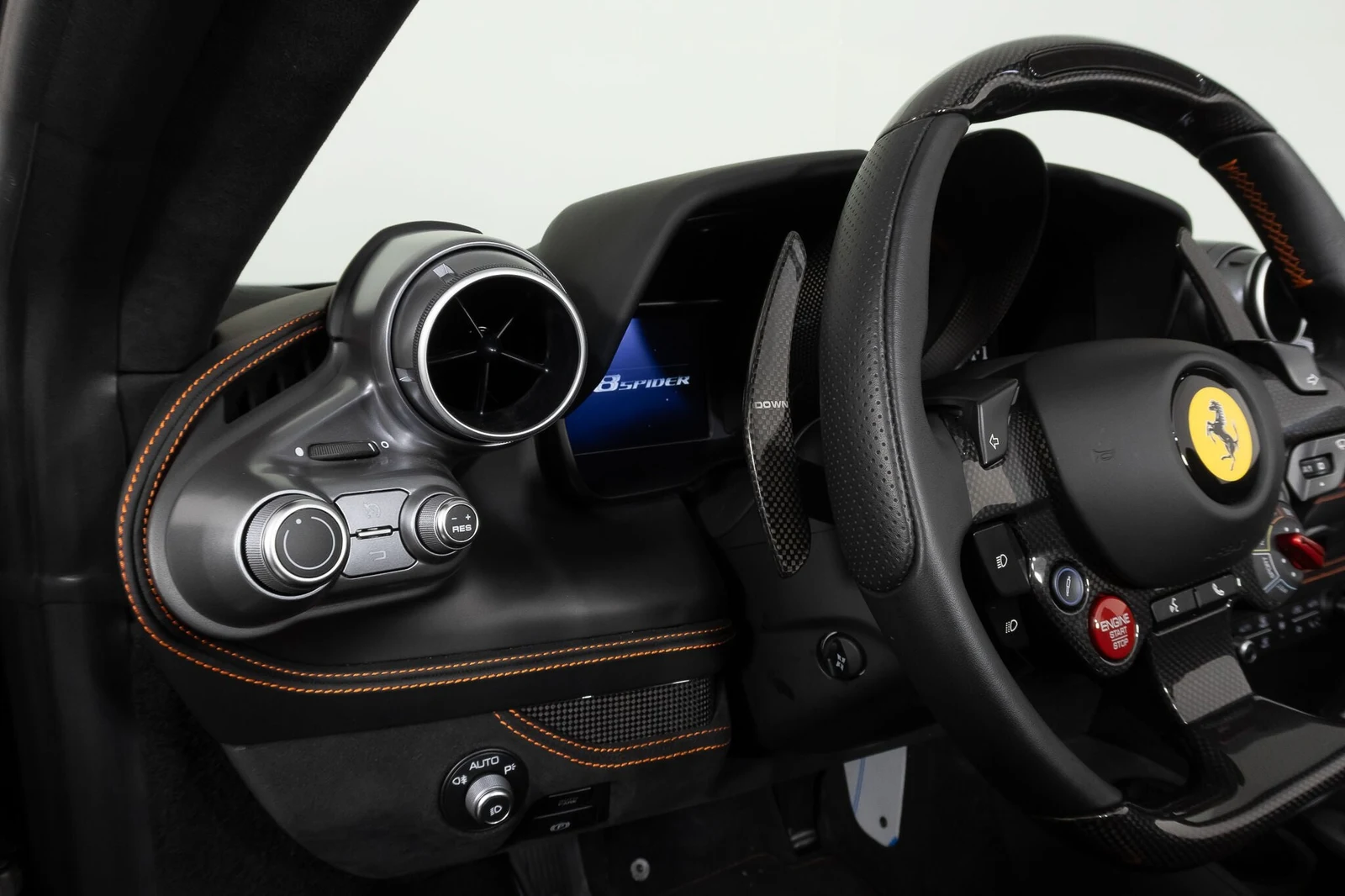 2022 Ferrari F8 Spider, 21/30