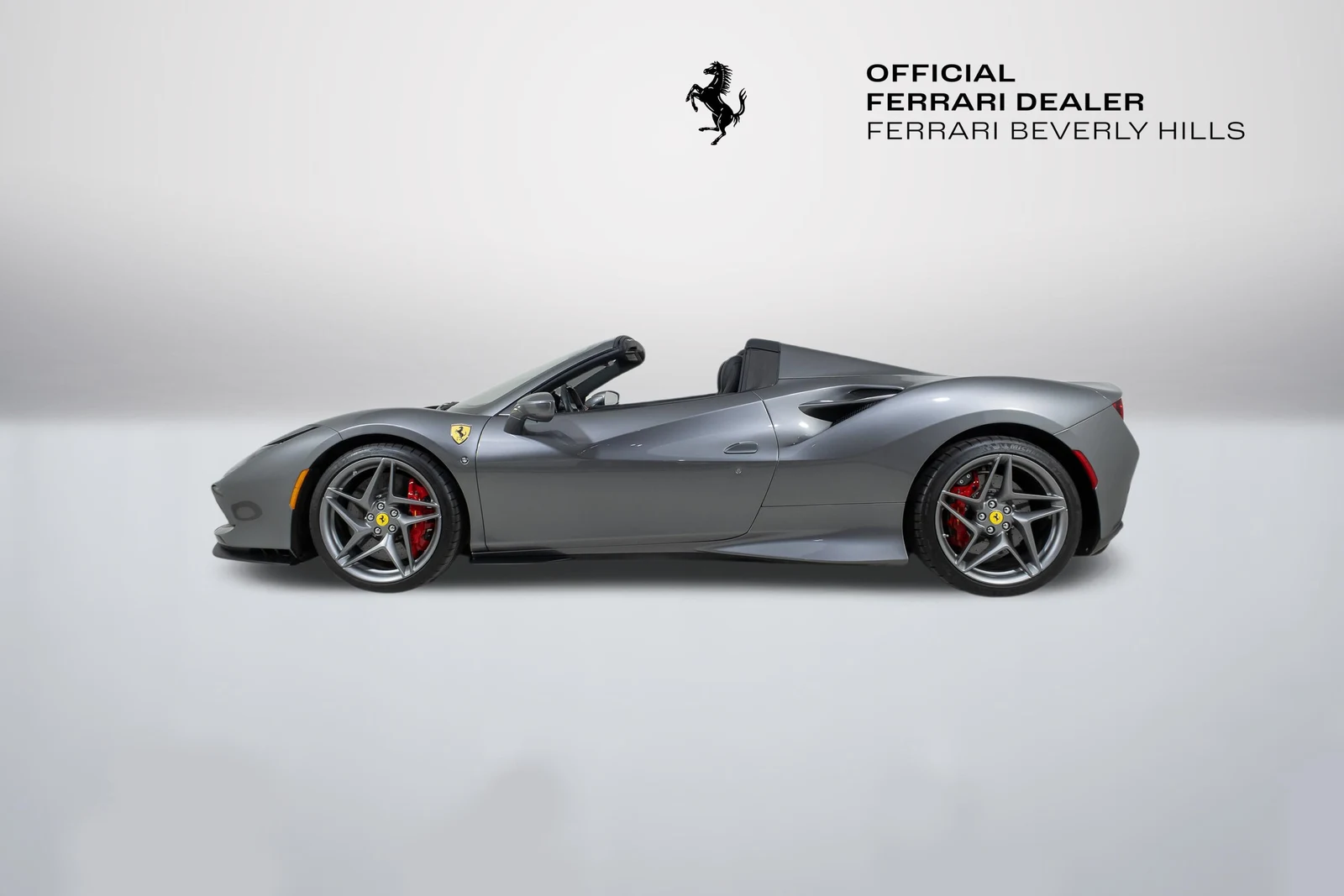 2022 Ferrari F8 Spider, 2/30