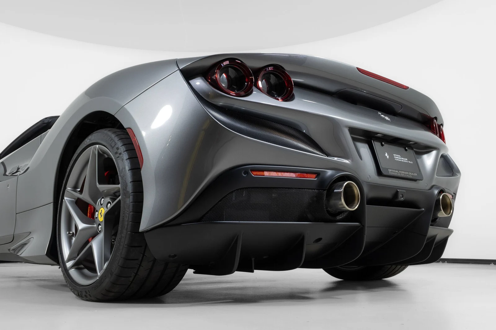 2022 Ferrari F8 Spider, 11/30