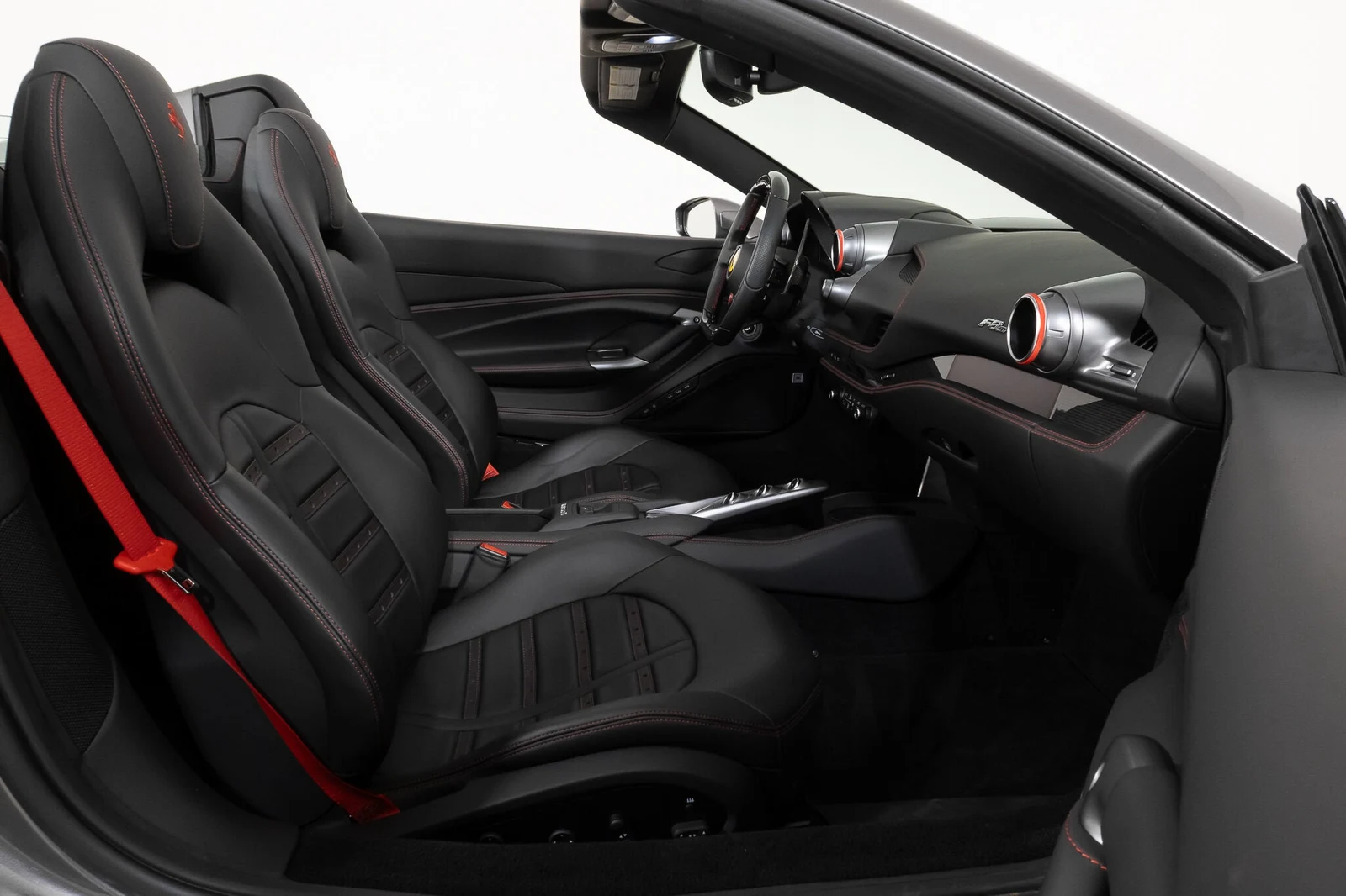 2022 Ferrari F8 Spider, 25/30