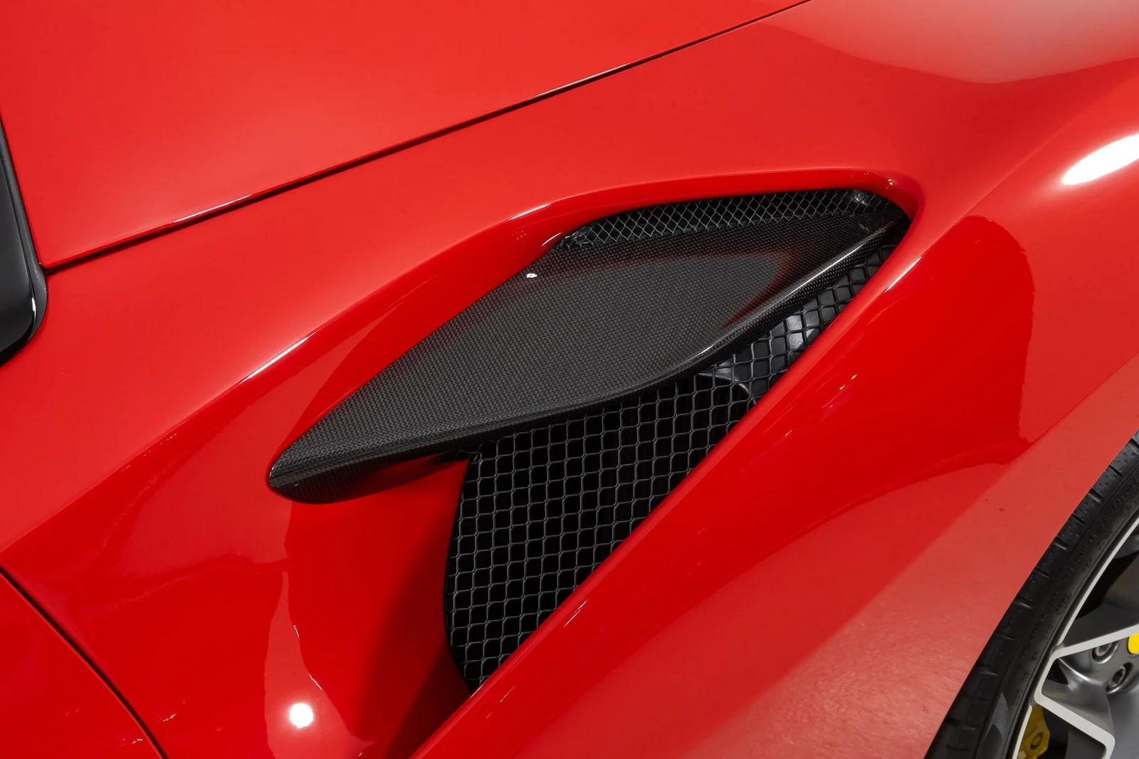 2022 Ferrari F8 Spider, 10/30