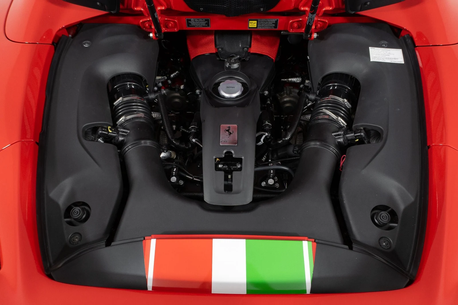 2022 Ferrari F8 Spider, 12/30