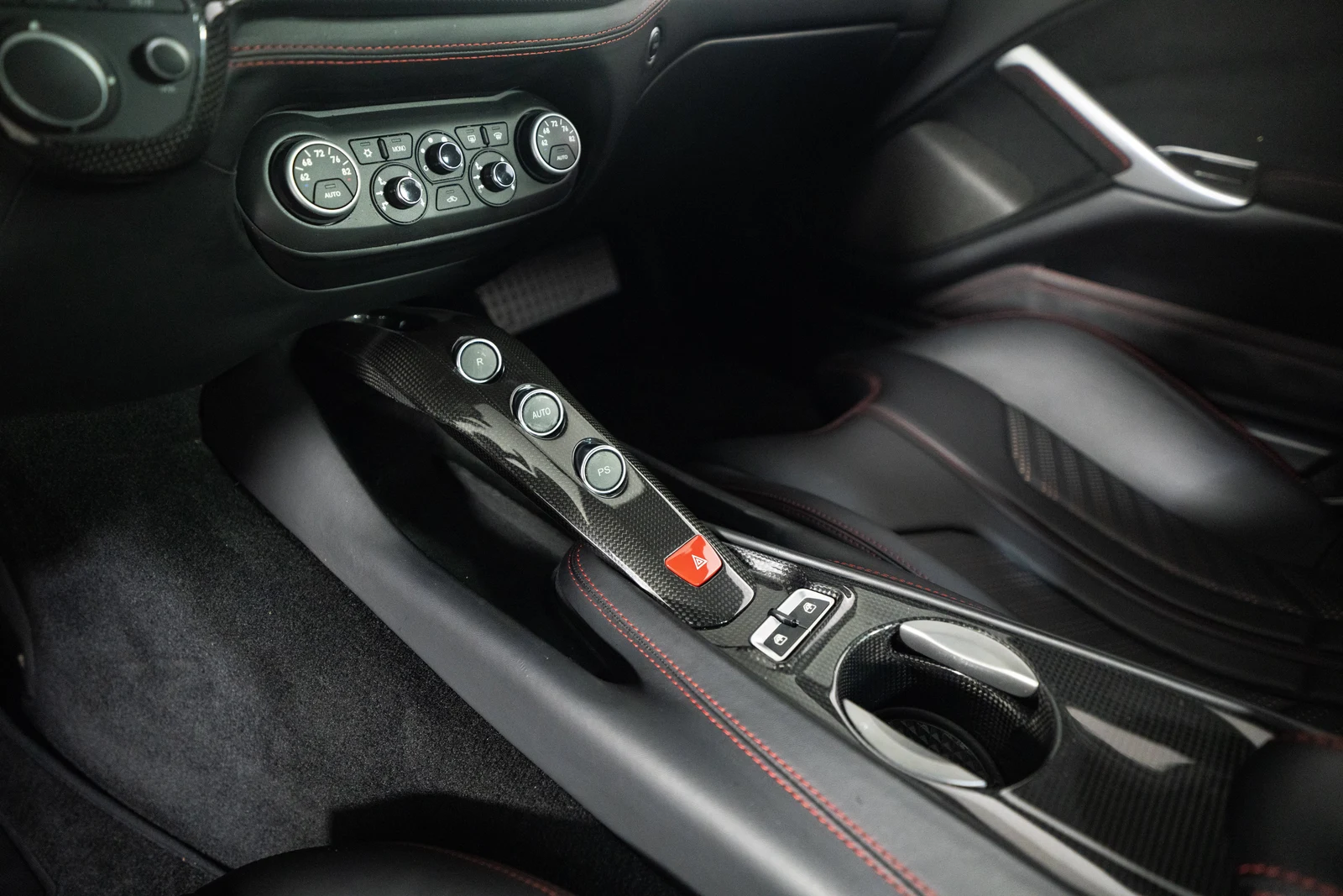 2015 Ferrari F12berlinetta, 24/30