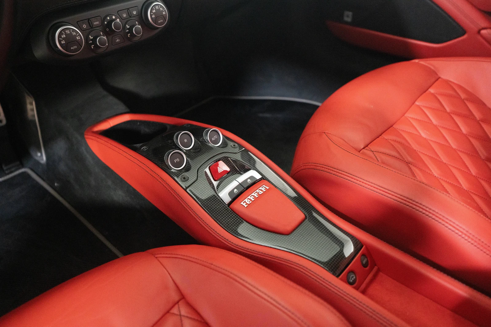2013 Ferrari 458 Italia, 23/30