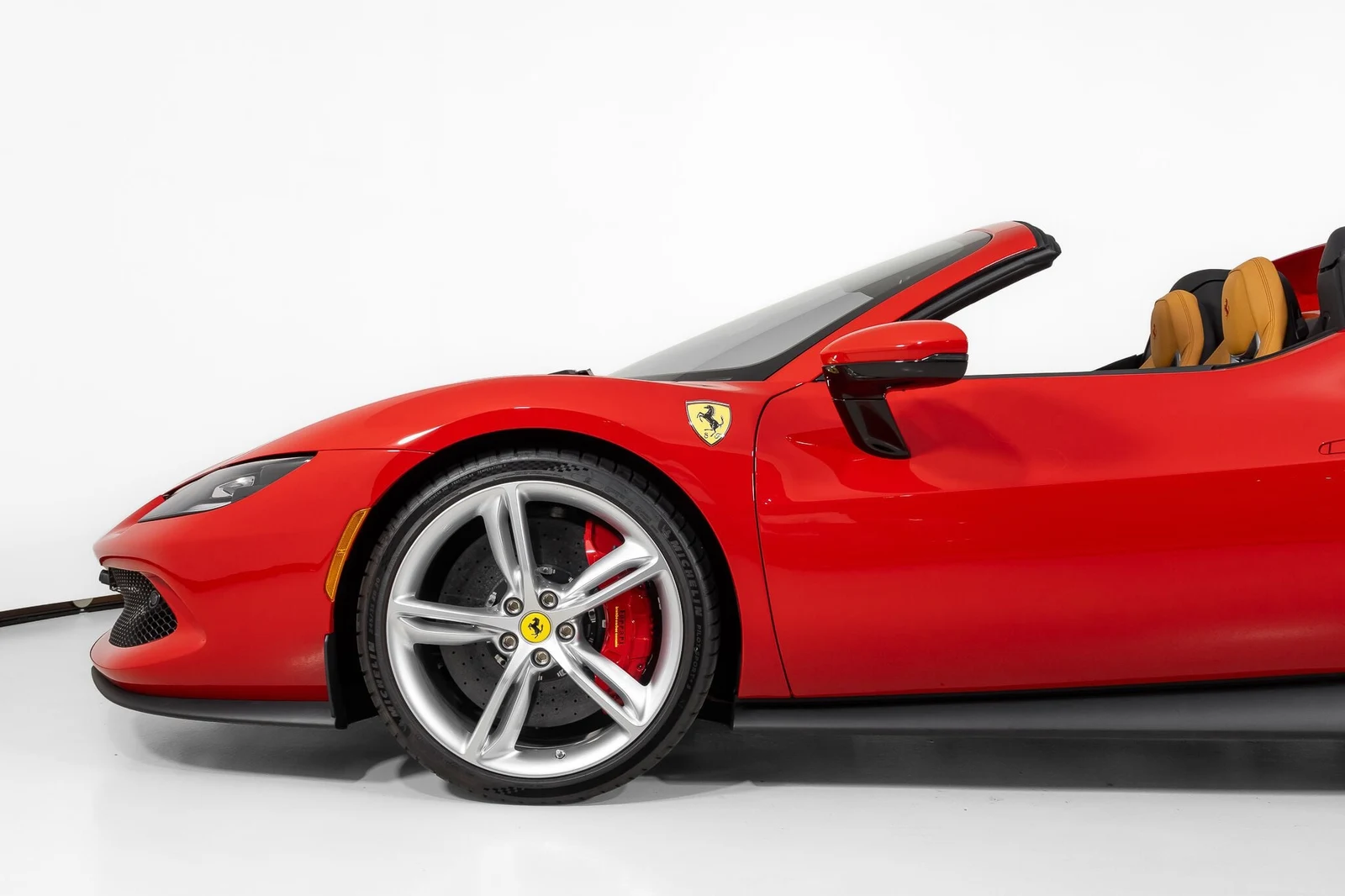 2025 Ferrari 296 GTS, 12/30