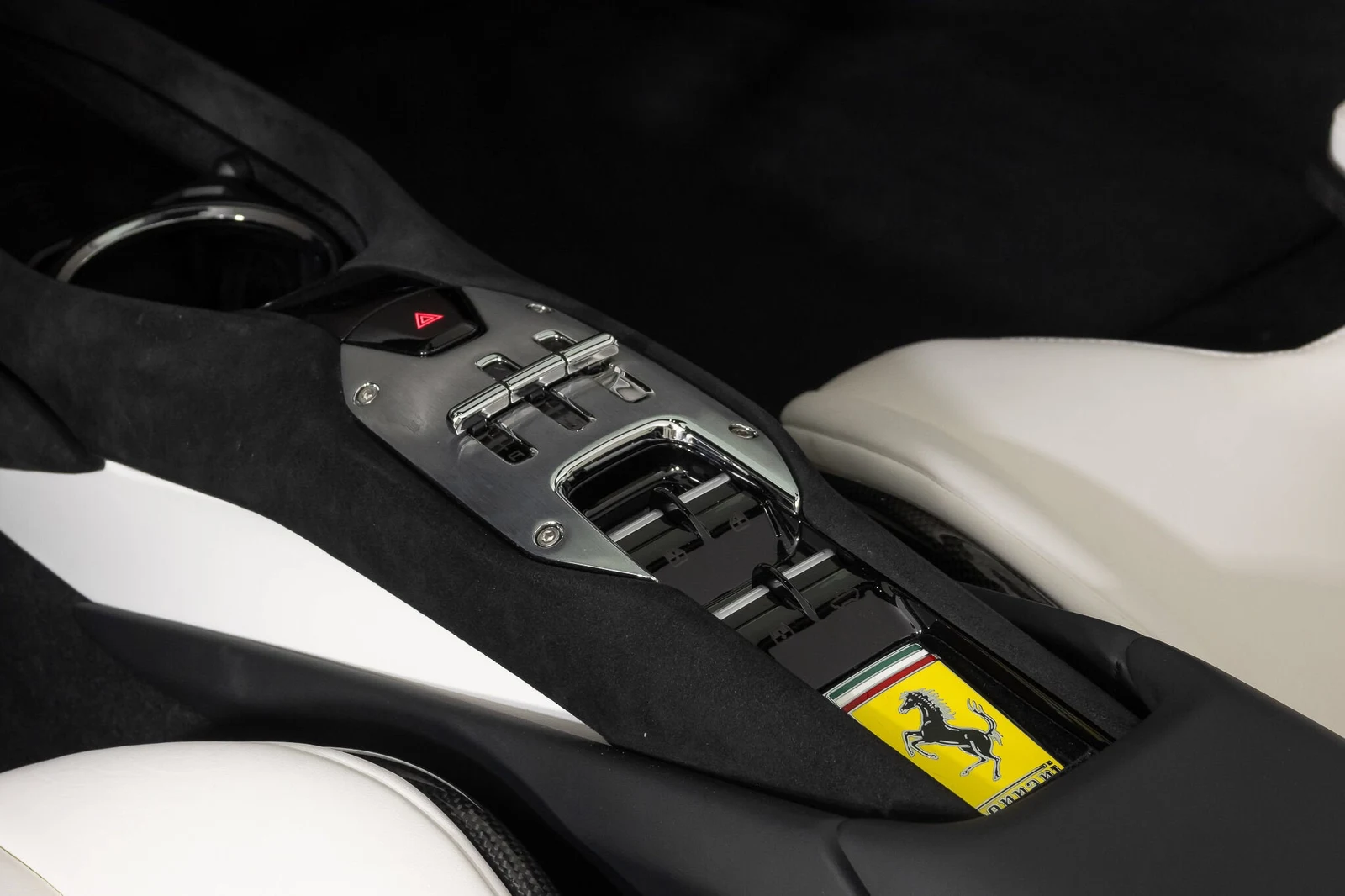 2025 Ferrari 296 GTS, 19/30