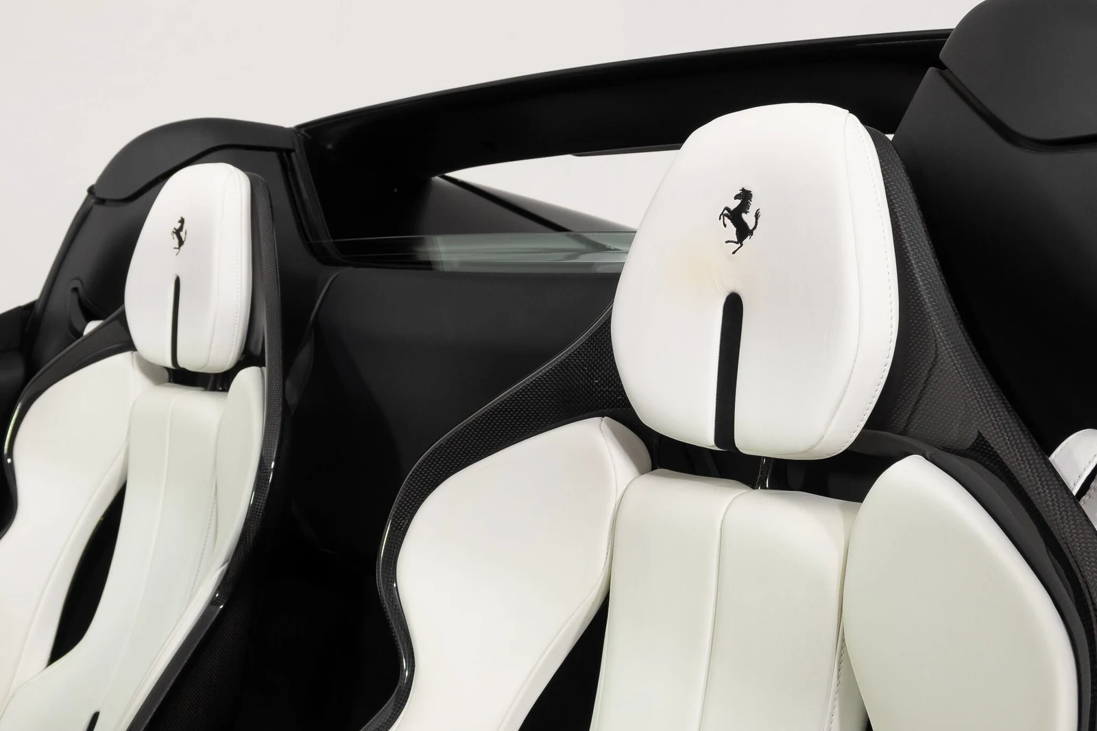2025 Ferrari 296 GTS, 27/30