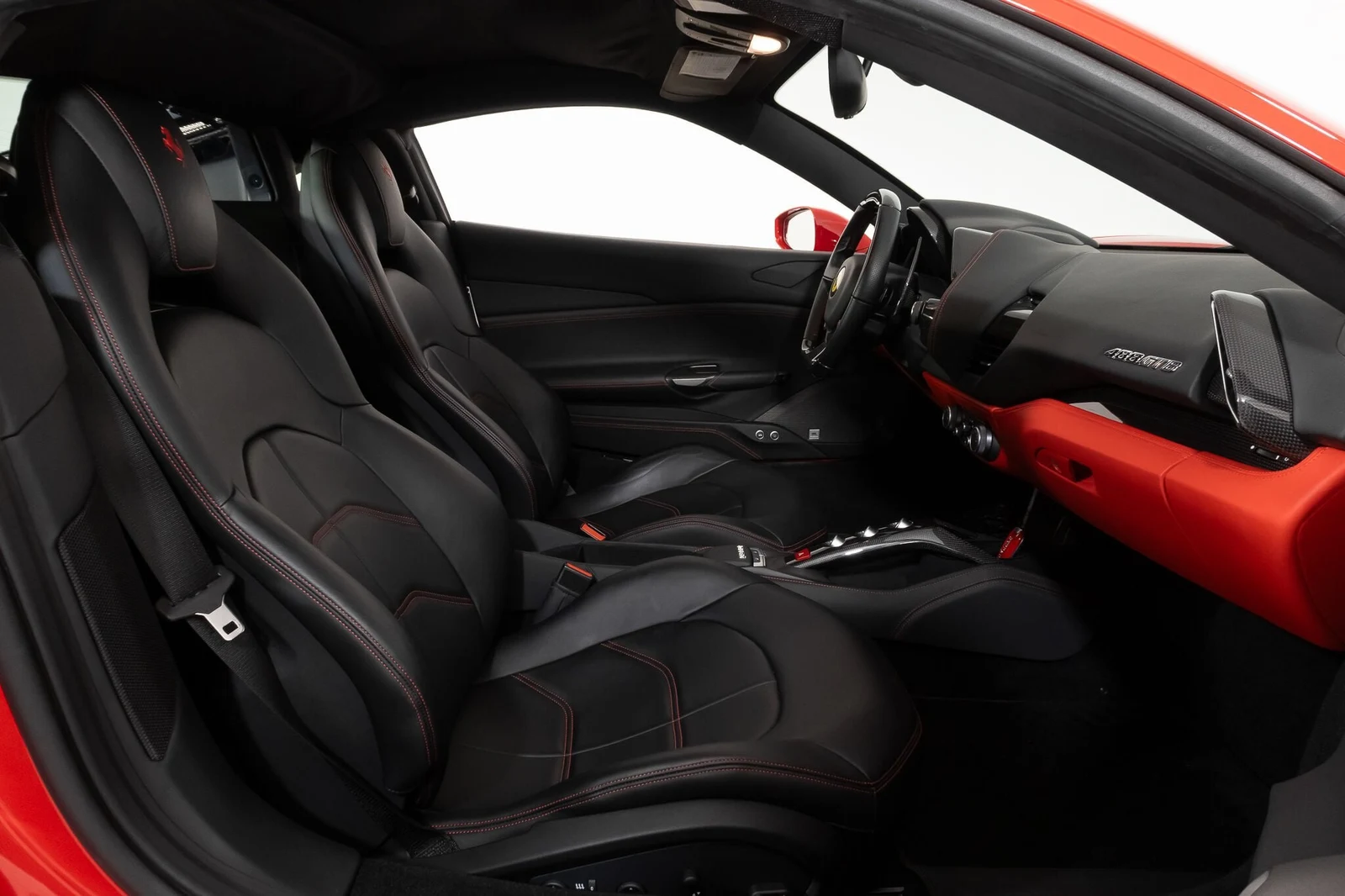 2018 Ferrari 488 GTB, 28/30