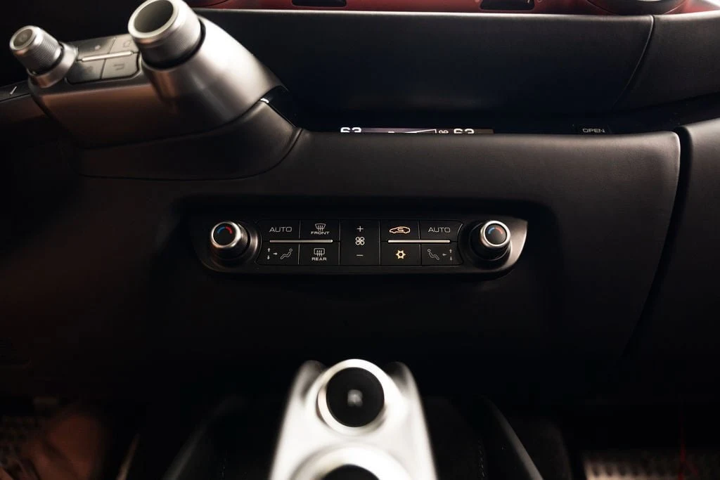 2020 Ferrari 812 Superfast, 28/30