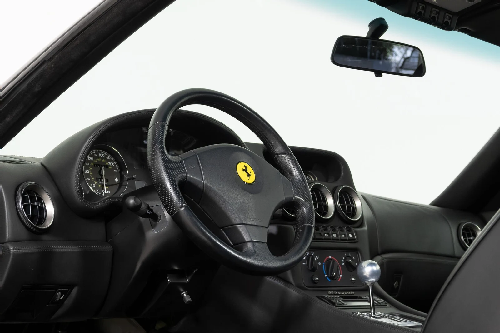 1999 Ferrari 550 Maranello interior, dashboard, Nero