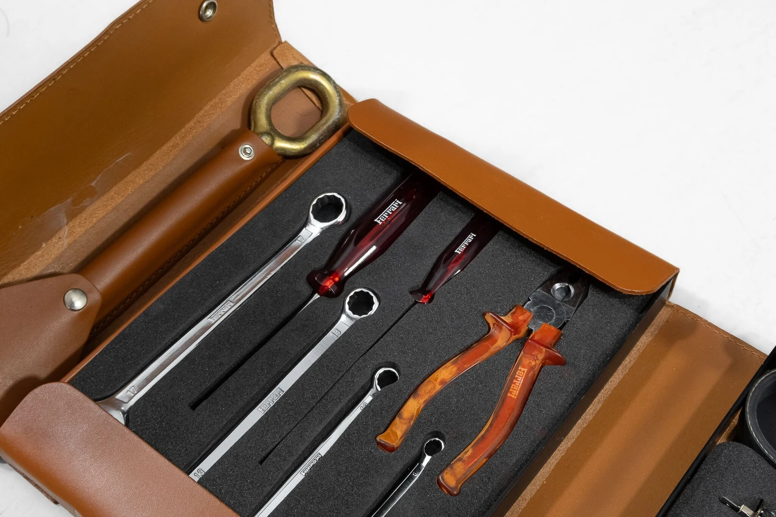 1999 Ferrari 550 Maranello trunk