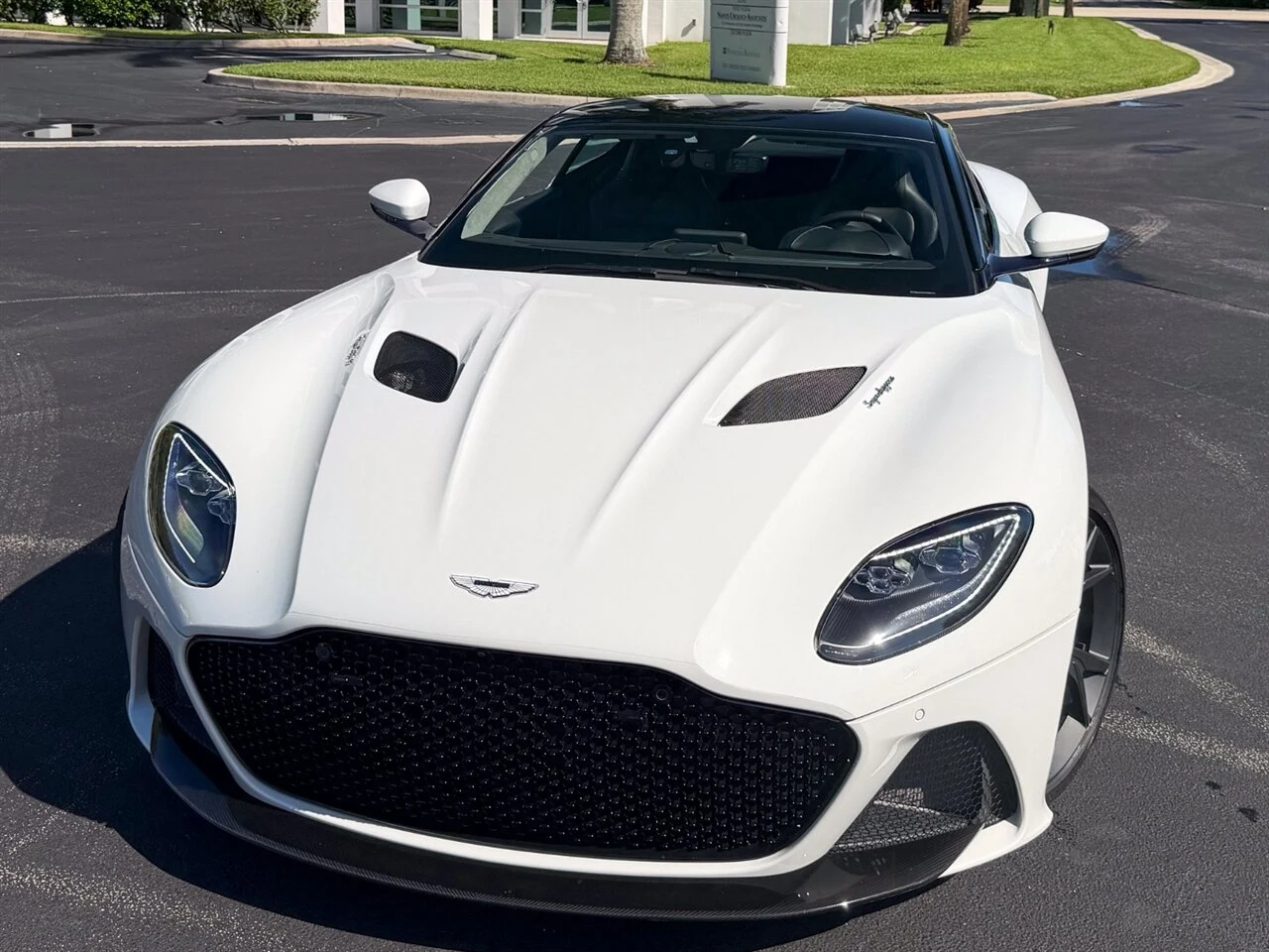 2019 Aston Martin DBS Superleggera, 8/20