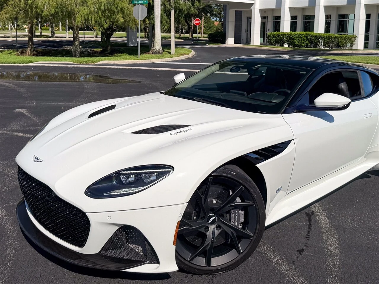 2019 Aston Martin DBS Superleggera, 10/20